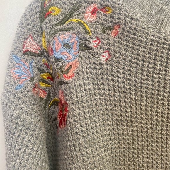 Woven Heart embroidered knit sweater - Picture 4 of 4